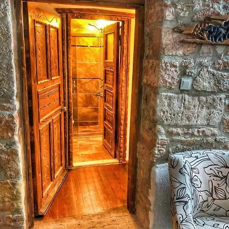 Stone&wood House Hotel